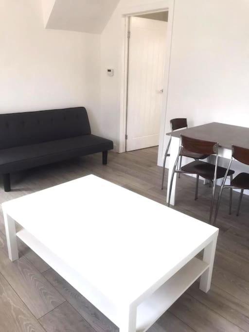 Bassett Hse, 3 Bdr, Free Onsite Parking, Supper Fast Wifi, 4 Beds, Holiday home Birmingham